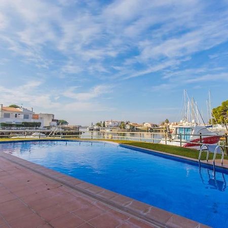 Piso De 2 Habitaciones, 3 Piscinas Y Cerca Del Mar Ρόζες Εξωτερικό φωτογραφία