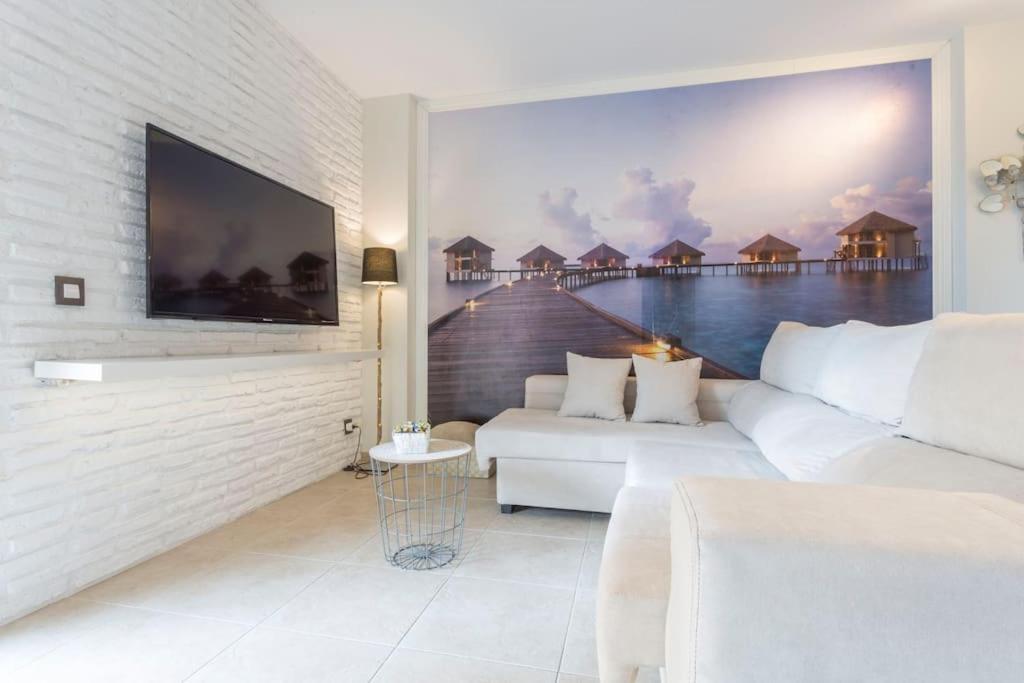 Piso De 2 Habitaciones, 3 Piscinas Y Cerca Del Mar Ρόζες Εξωτερικό φωτογραφία