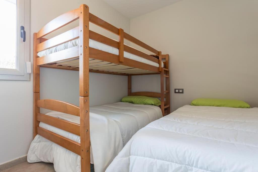 Piso De 2 Habitaciones, 3 Piscinas Y Cerca Del Mar Ρόζες Εξωτερικό φωτογραφία